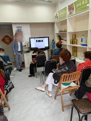 駝奶能治腎病、糖尿病和乙肝?商店送雞蛋、旅游引誘老人參加講座,查處曝光