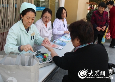 薛家島街道社區(qū)衛(wèi)生服務(wù)中心開(kāi)展&ldquo;糖尿病日&rdquo;健康咨詢(xún)活動(dòng)
